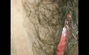 Cholita jovencita deja tocar su vagina