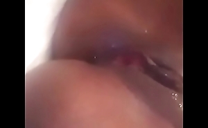 Otro de mi amiga venezolana masturbandoce squirt